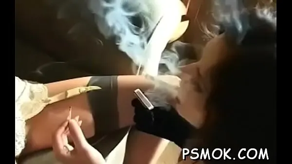 Velké Smoking scene with busty honey nové filmy