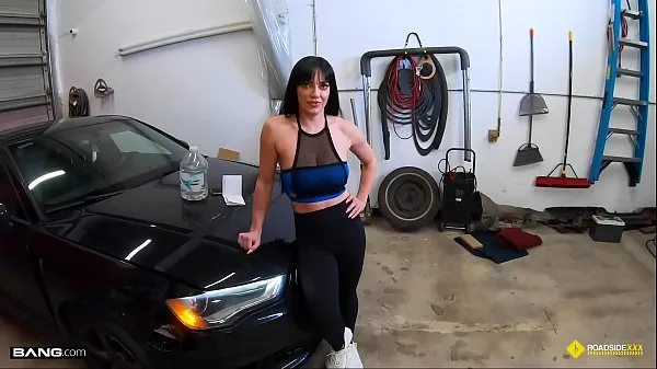 Big Roadside - Fit Girl Gets Her Pussy Banged By The Car Mechanic new Movies