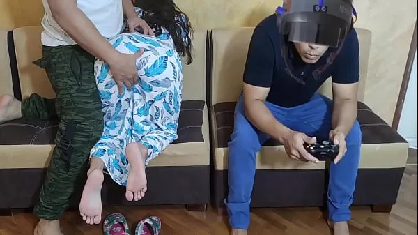 I'm Fucked By My Boyfriend's Best Friend While He Is Playing NTR Virtual Games Filem baharu besar