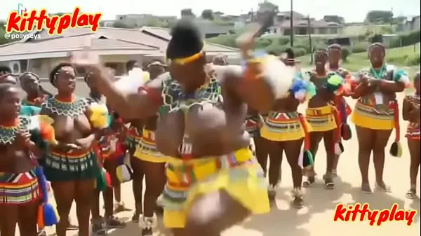 Stora African Dance pound boobs nya filmer