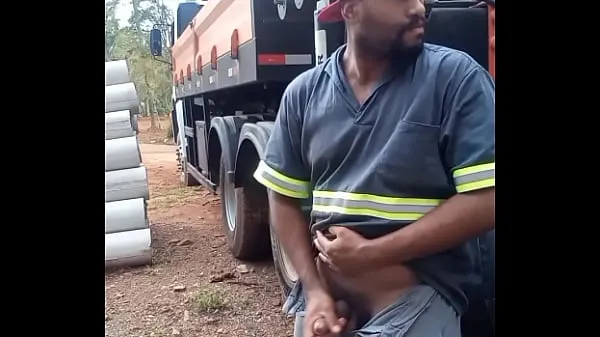 Big Worker Masturbating on Construction Site Hidden Behind the Company Truck new Movies